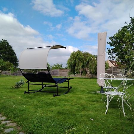 Le Cocon Des Layes Villa Les Essarts-le-Roi ภายนอก รูปภาพ
